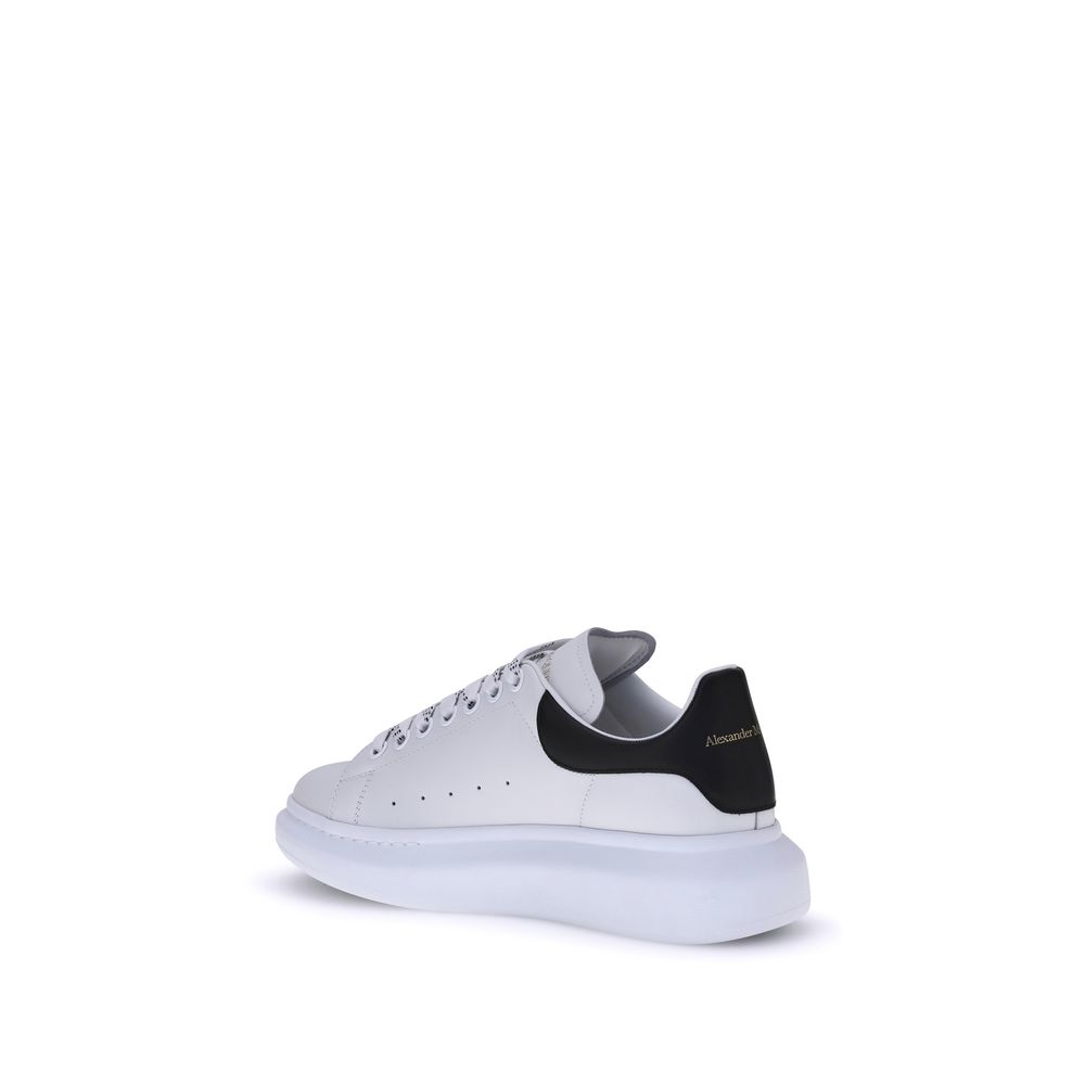 Alexander McQueen Sneaker aus weißem Kalbsleder mit Plateau