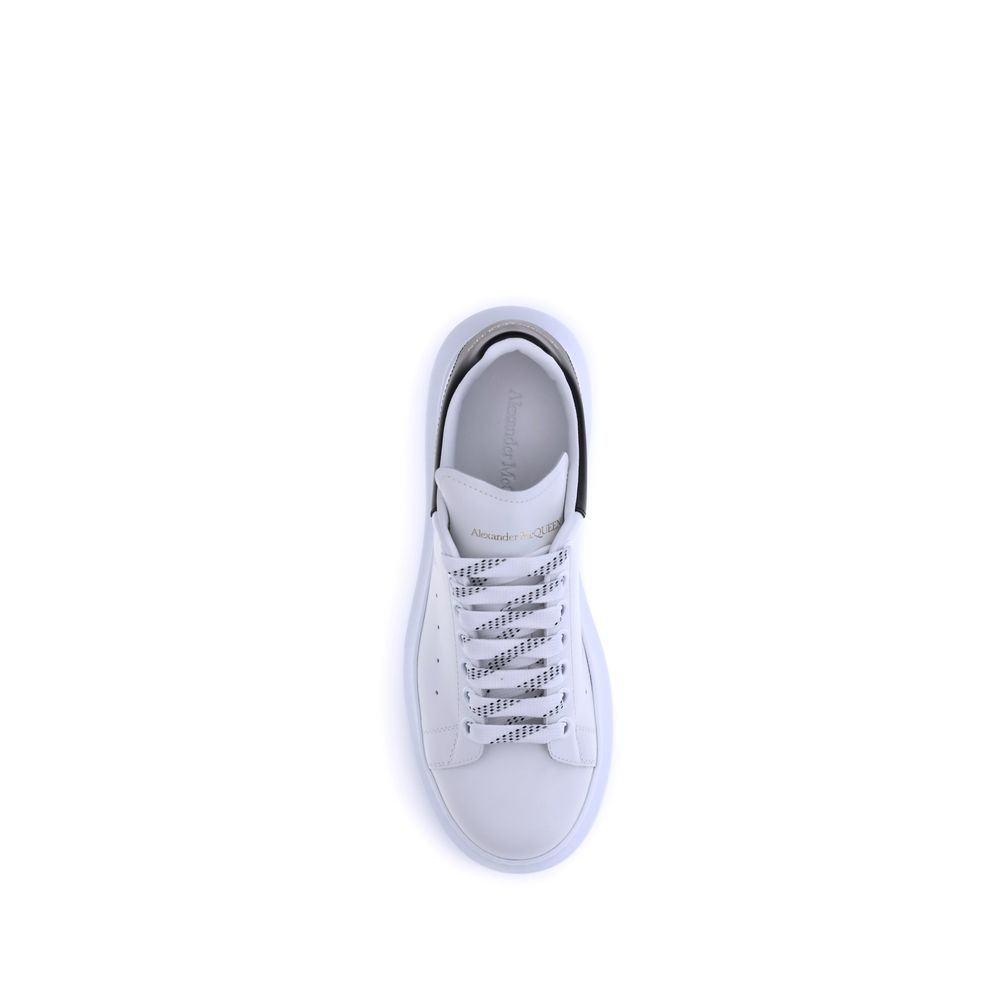 Alexander McQueen Sneaker aus weißem Kalbsleder mit Plateau