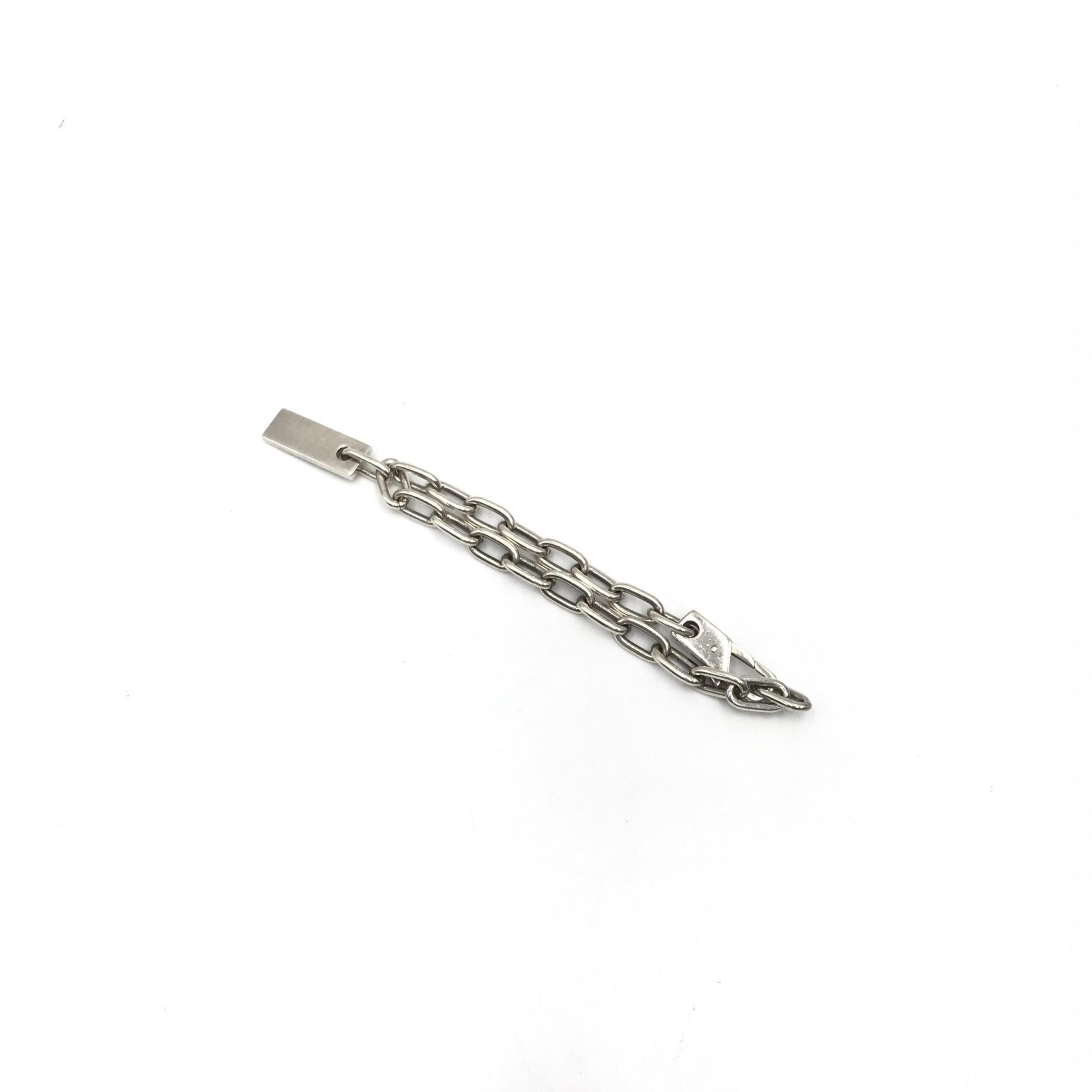 Gucci Sterling Silver Logo Plate Chain Bracelet