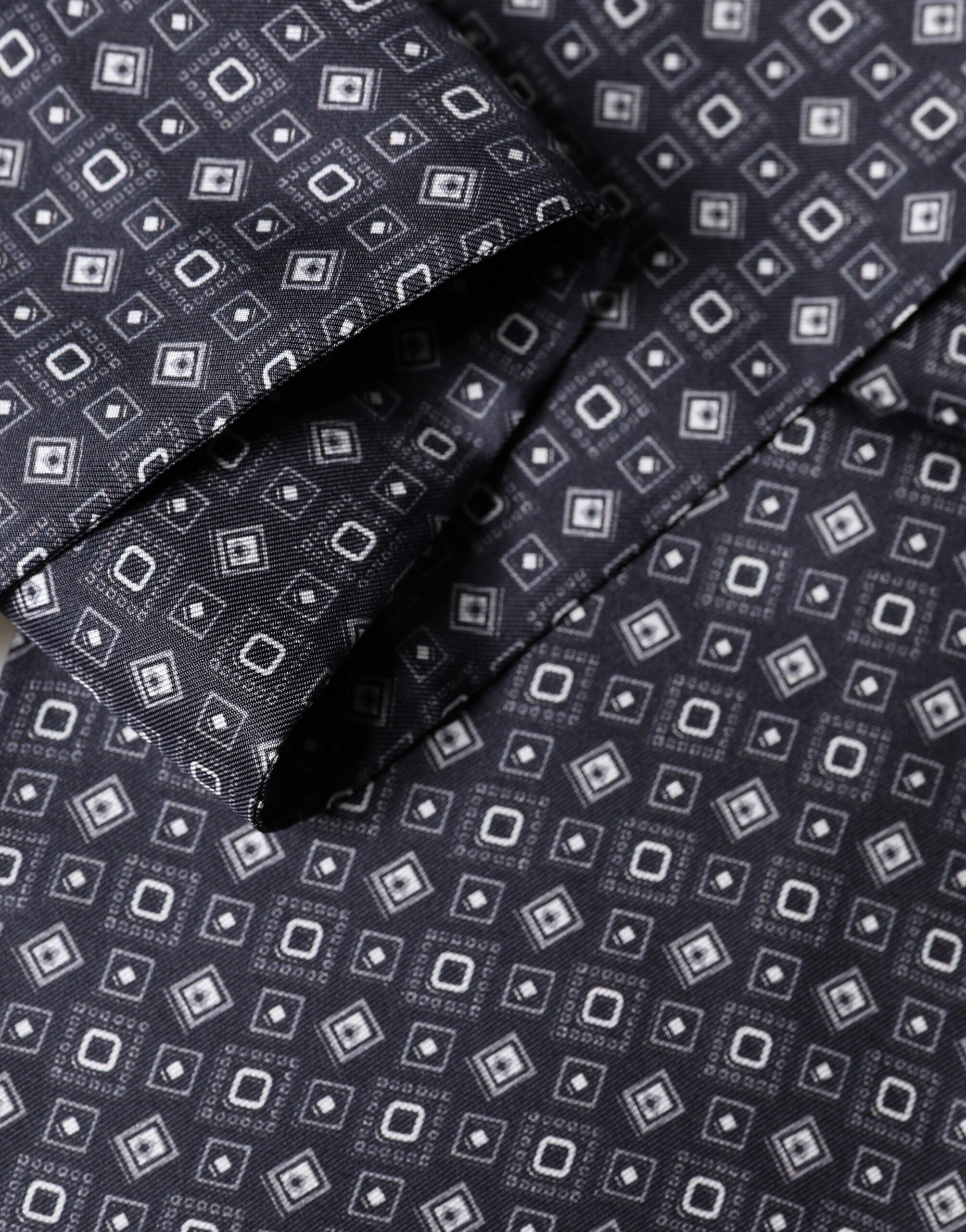 Dolce & Gabbana Black Silk Geometric Fringe Wrap Foulard 136cm X 15cm Scarf