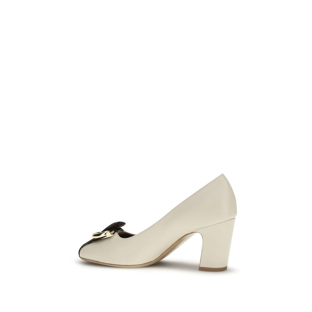 Ferragamo Pumps mit hohem Absatz aus beigem Kalbsleder vom Bos Taurus