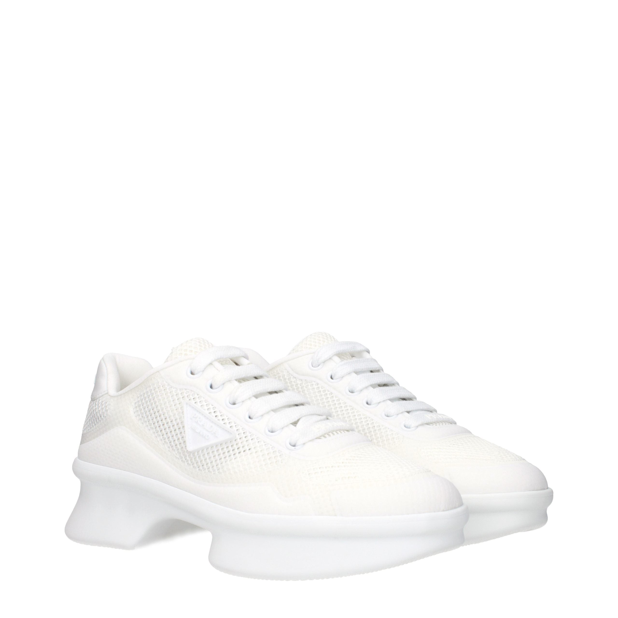 Baskets basses Prada en toile blanche