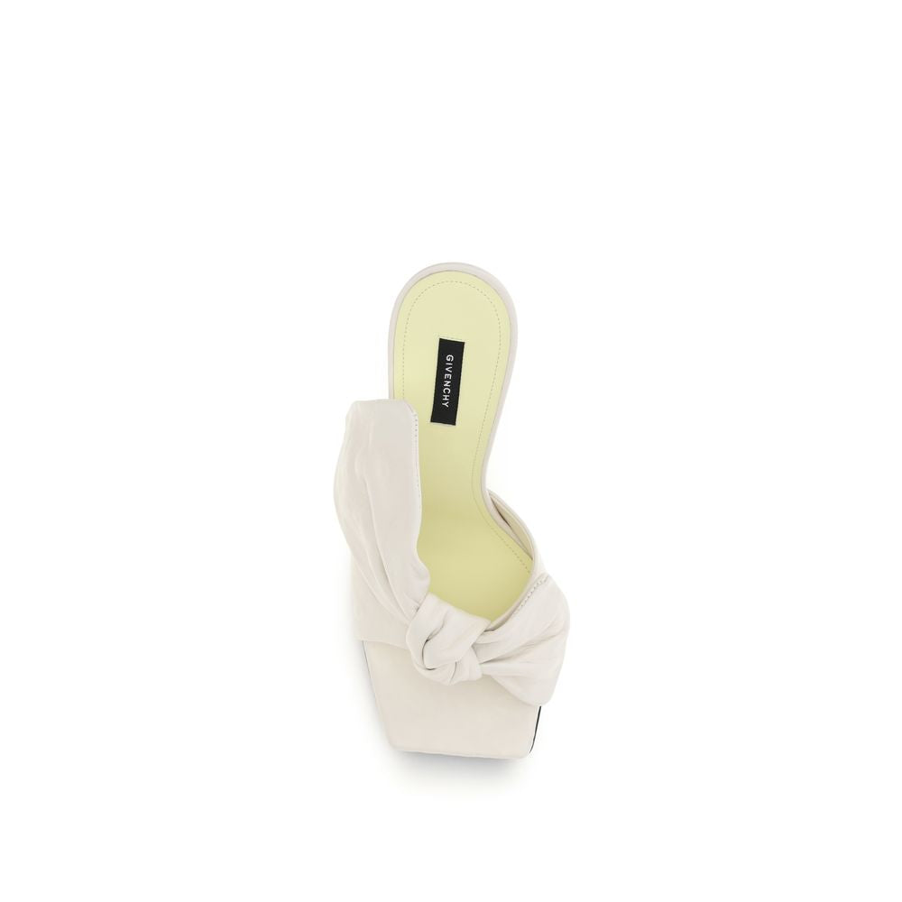 Givenchy Weiße Lamm Ovis Aries Aries Mules