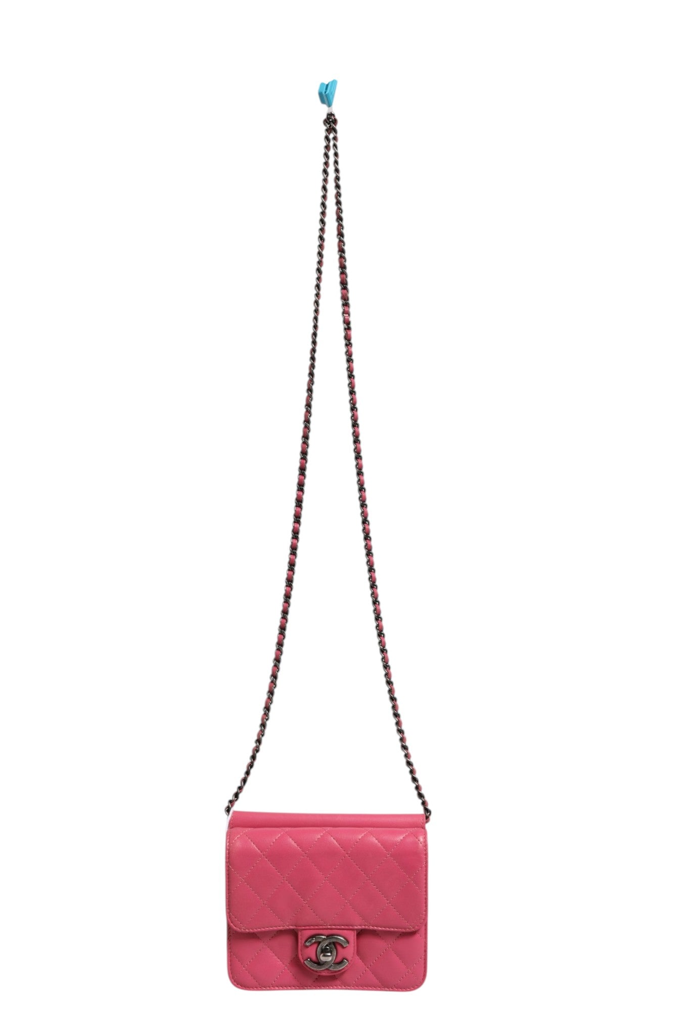 Sac à rabat classique mini carré en cuir d'agneau matelassé rose Chanel