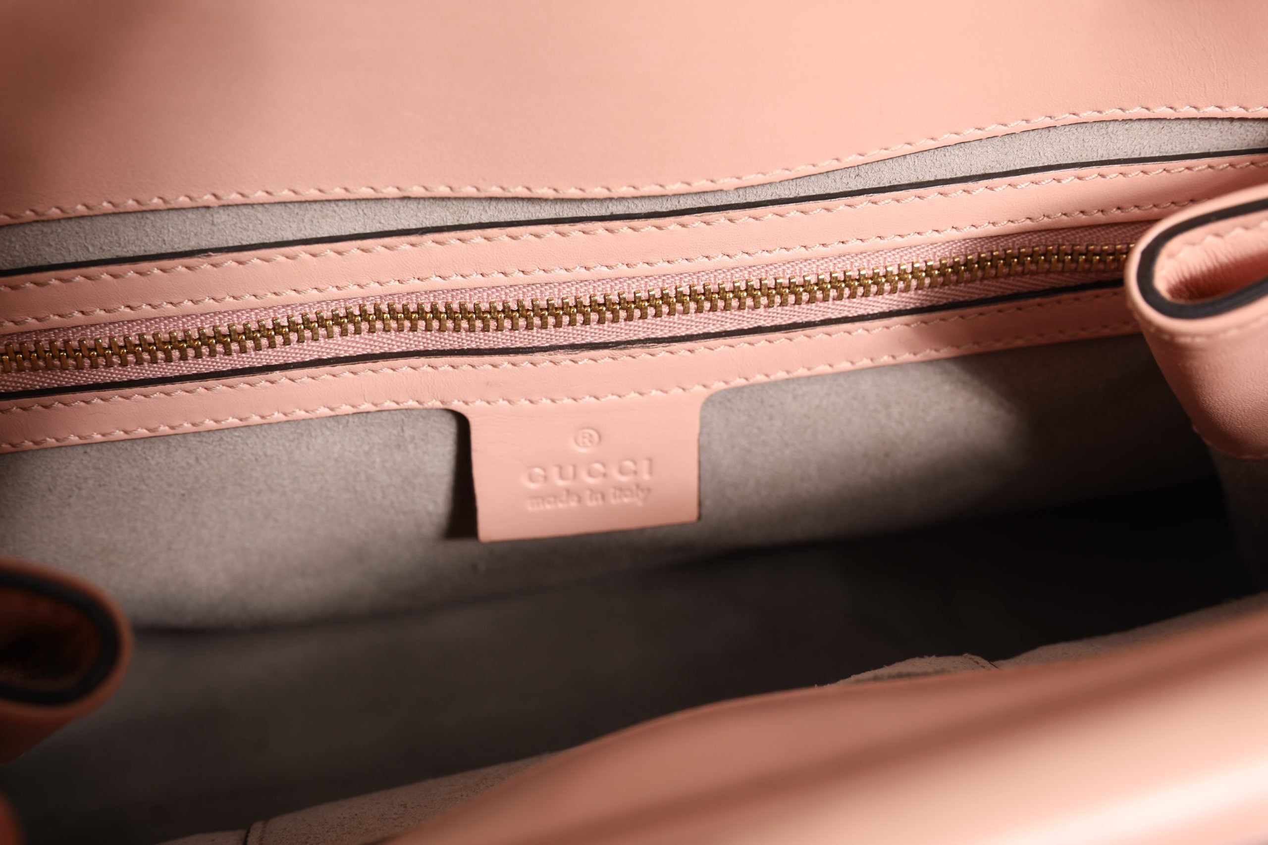 Sac à poignée supérieure Nymphaea petit format en cuir de veau rose et blanc Gucci
