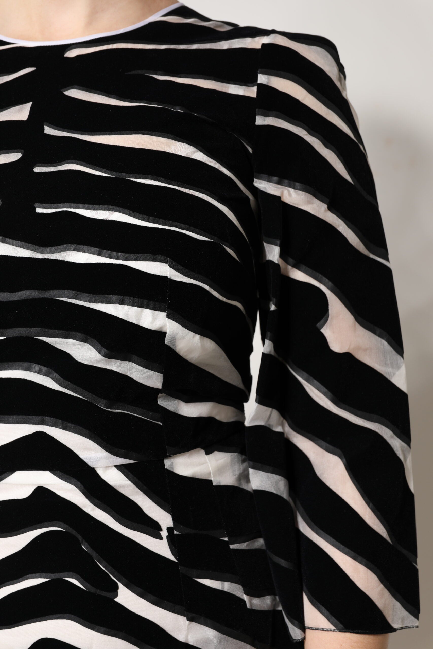 Dolce & Gabbana Schwarz-weißes Zebra-Etuikleid in A-Linie, Mini