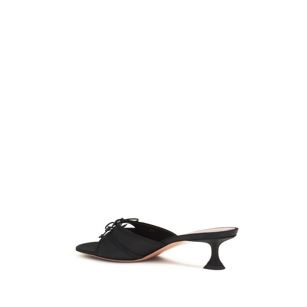 Amina Muaddi schwarze Seidensandalen