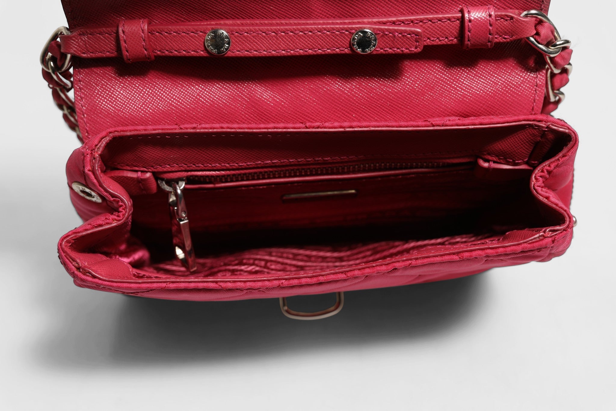 Sac bandoulière à rabat Prada en nylon matelassé rose Tessuto Impuntu