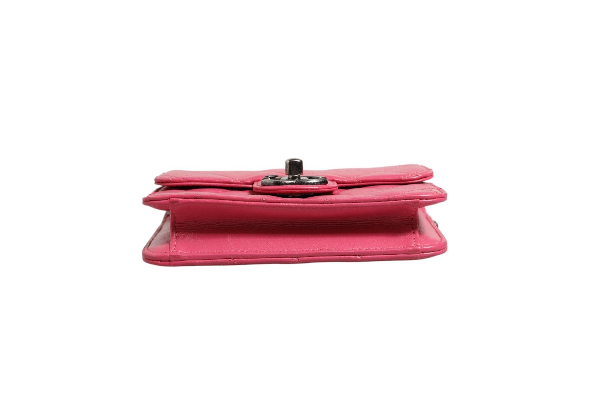 Sac à rabat classique mini carré en cuir d'agneau matelassé rose Chanel