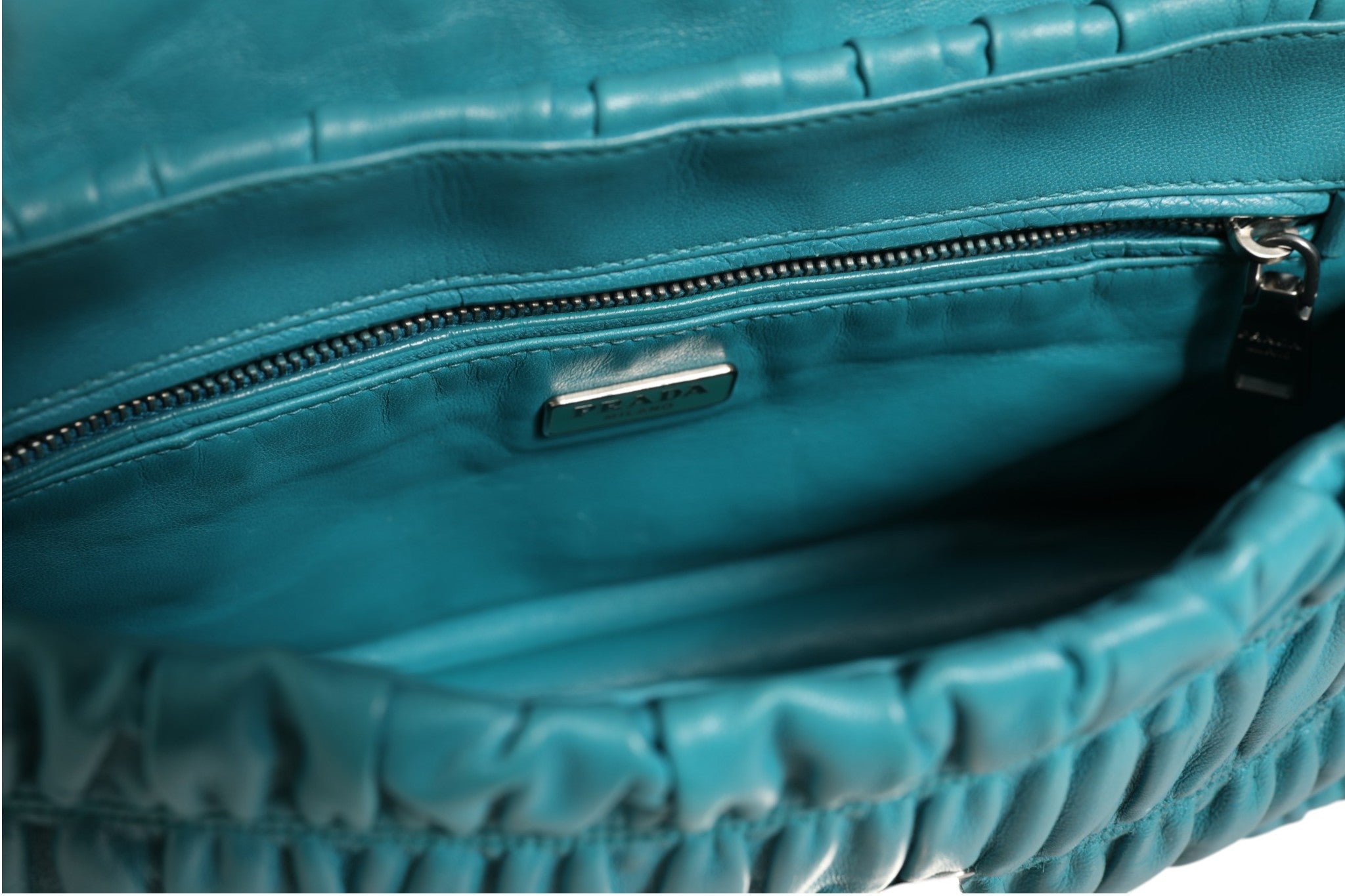 Prada Nappa Gaufre Überschlagtasche