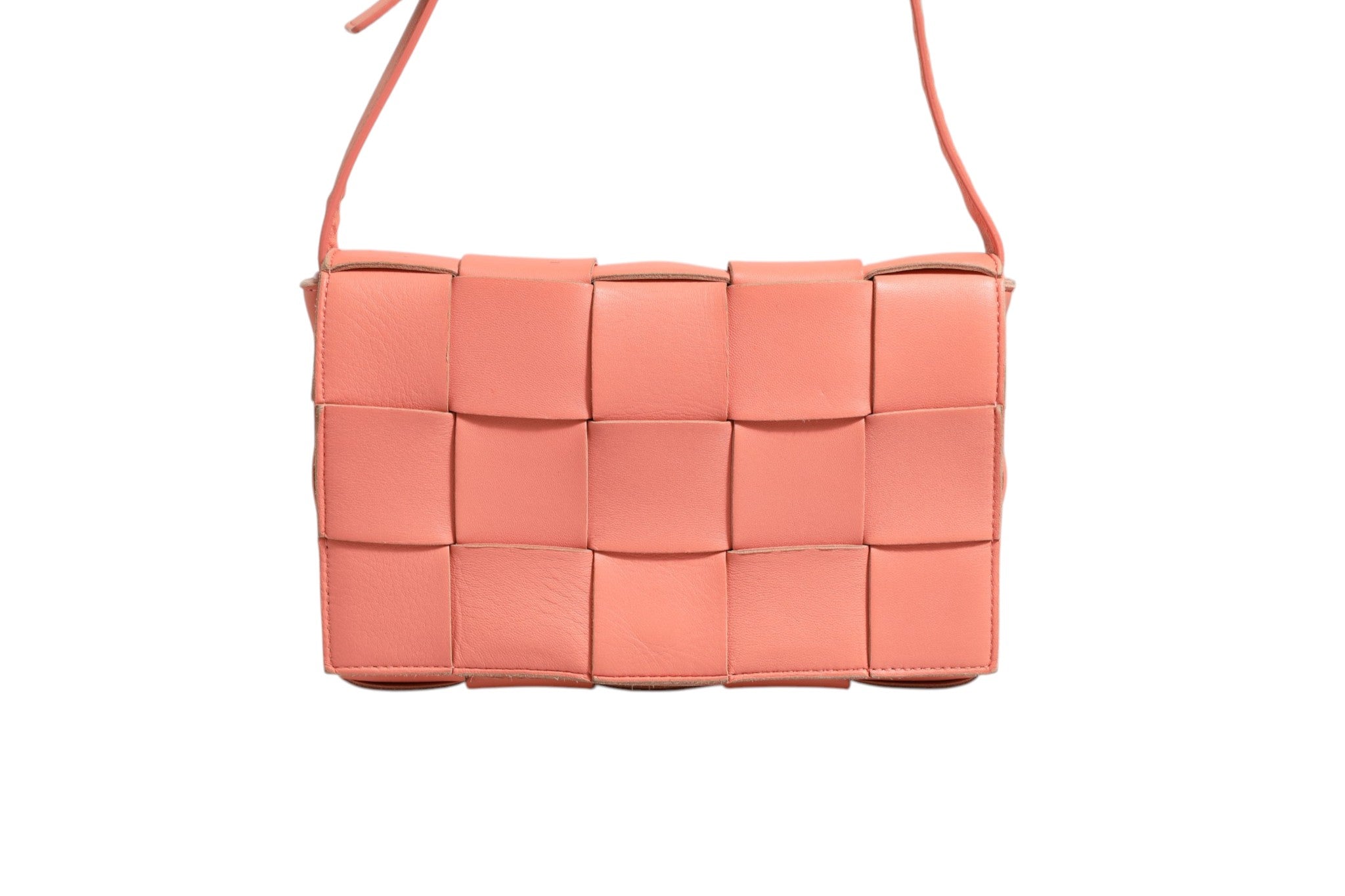 Bottega Veneta Maxi Intrecciato Cassette Umhängetasche aus Lammleder