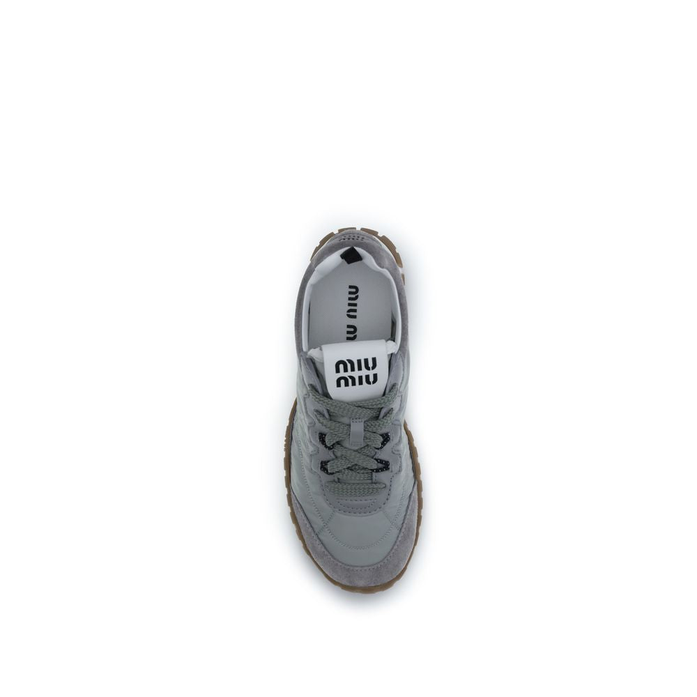Miu Miu Graue Sportsneaker aus recyceltem Polyamid