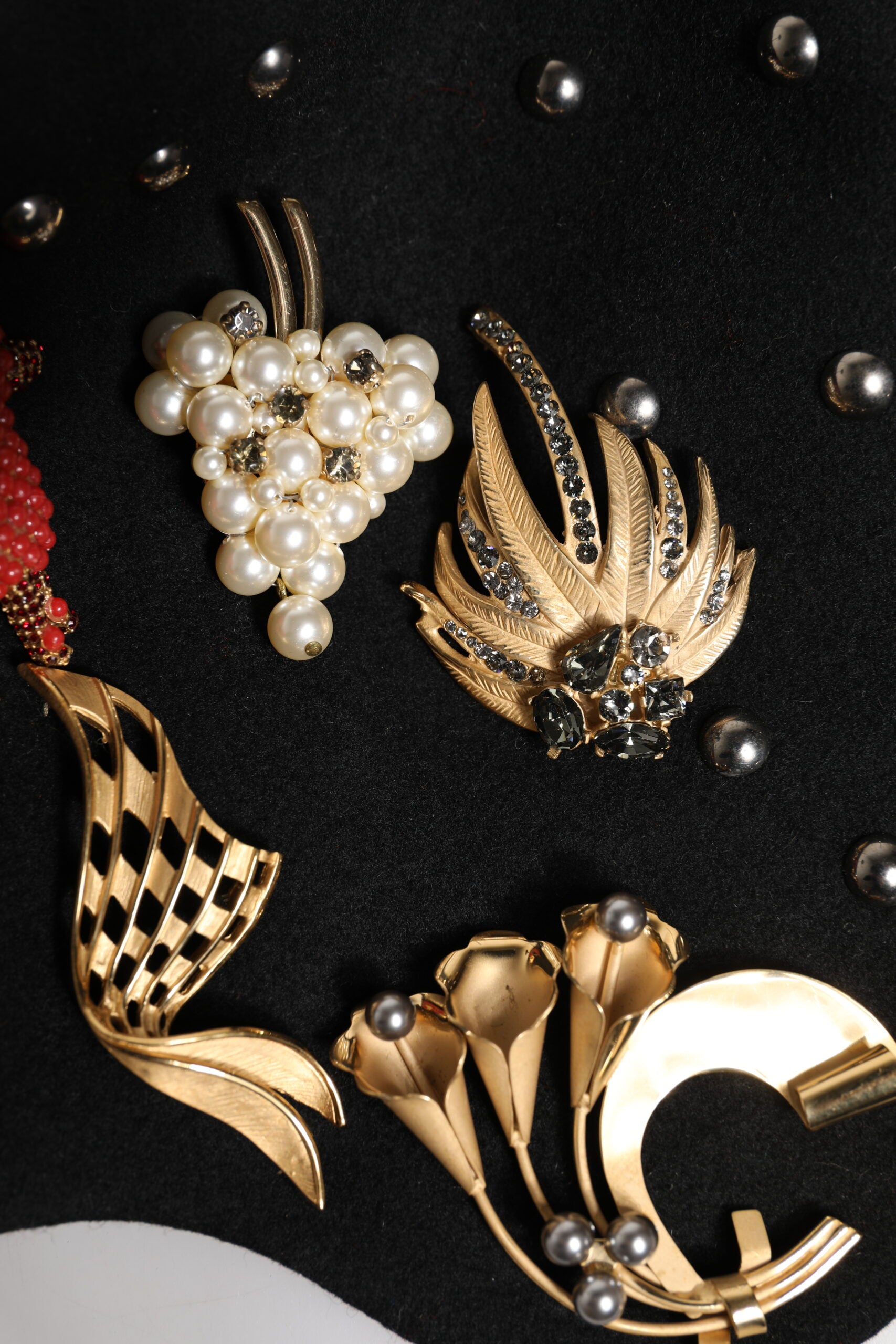 Chapeau cloche Dolce & Gabbana en laine noire orné de motifs multicolores