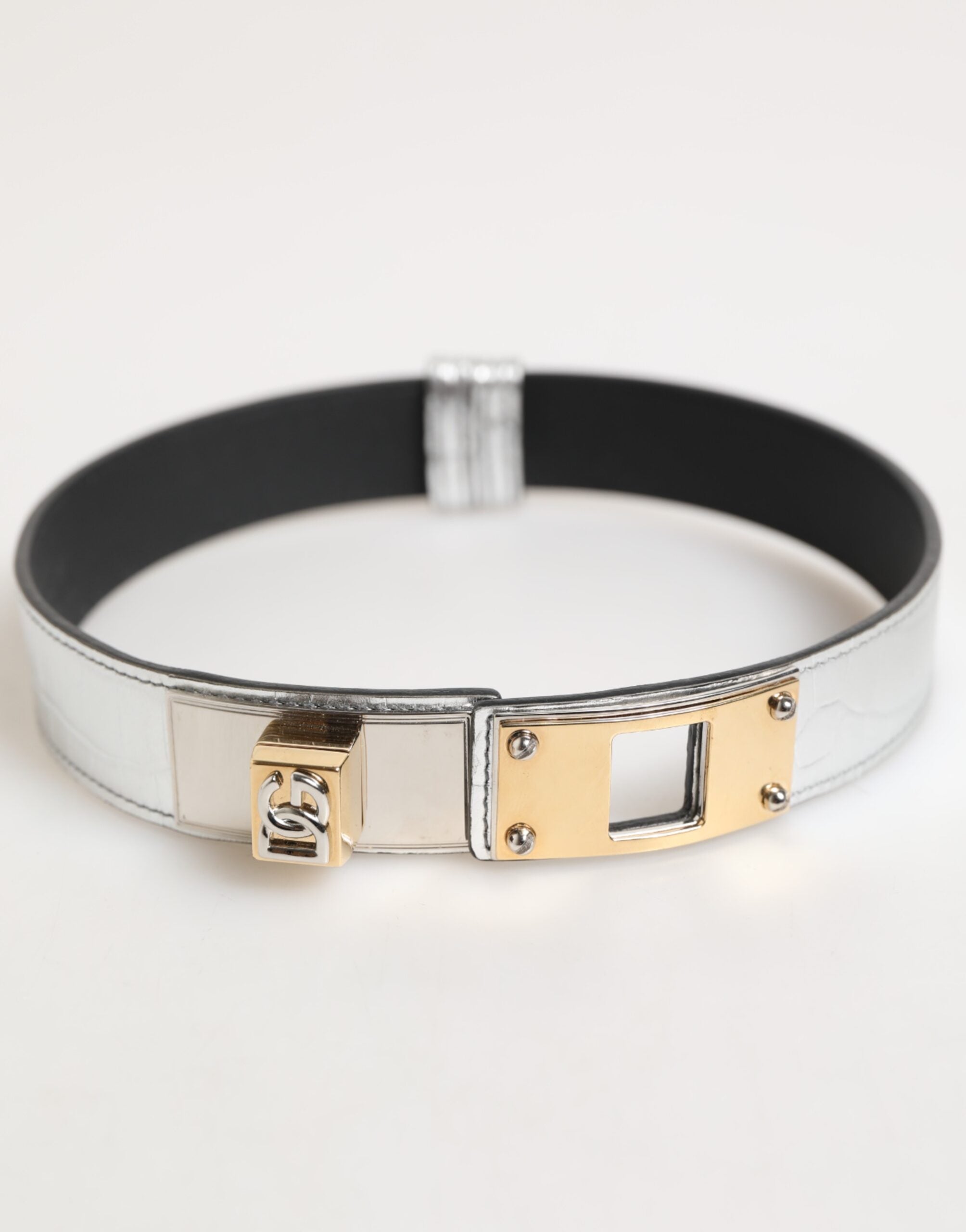 Dolce & Gabbana Silber Strukturiertes Leder Goldfarbenes Metallhalsband